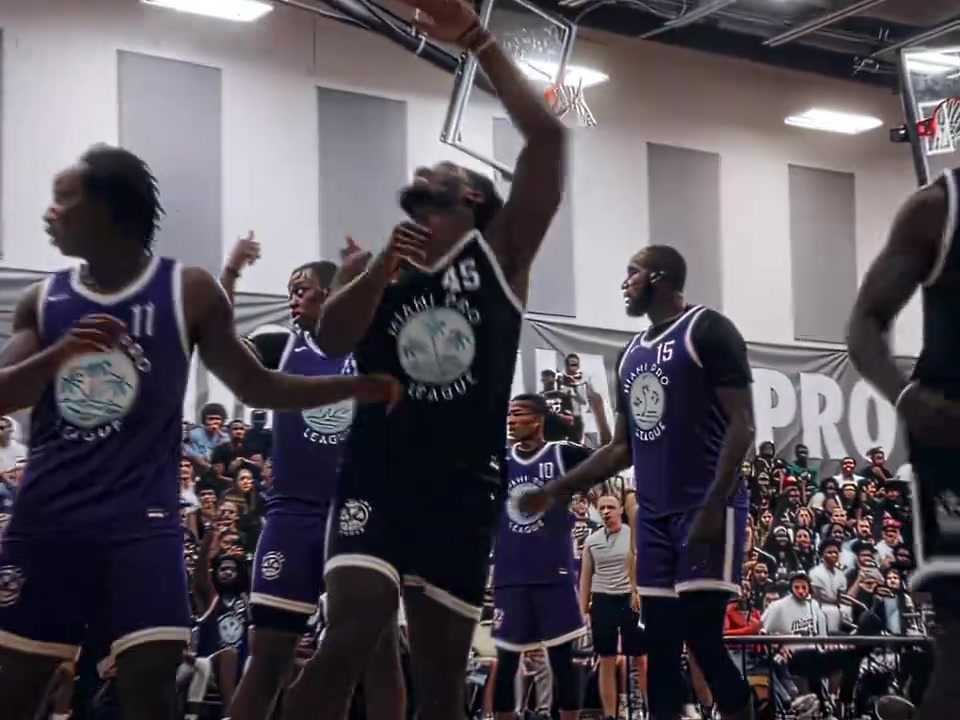 矮个子的超级英雄重型后卫米切尔的打法太有观赏性了